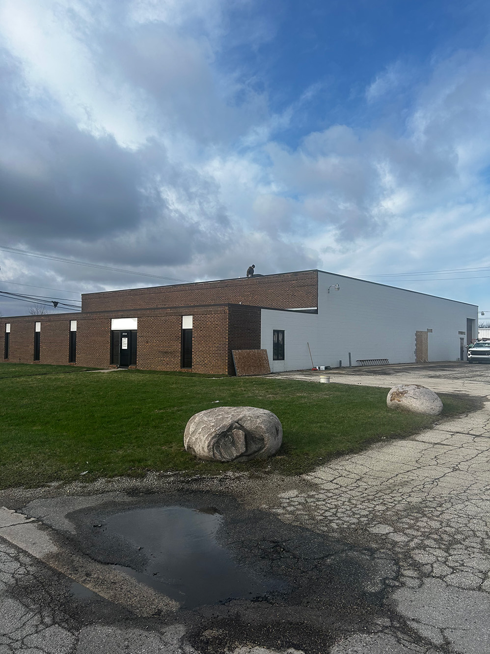 Rockford, IL Retail Store